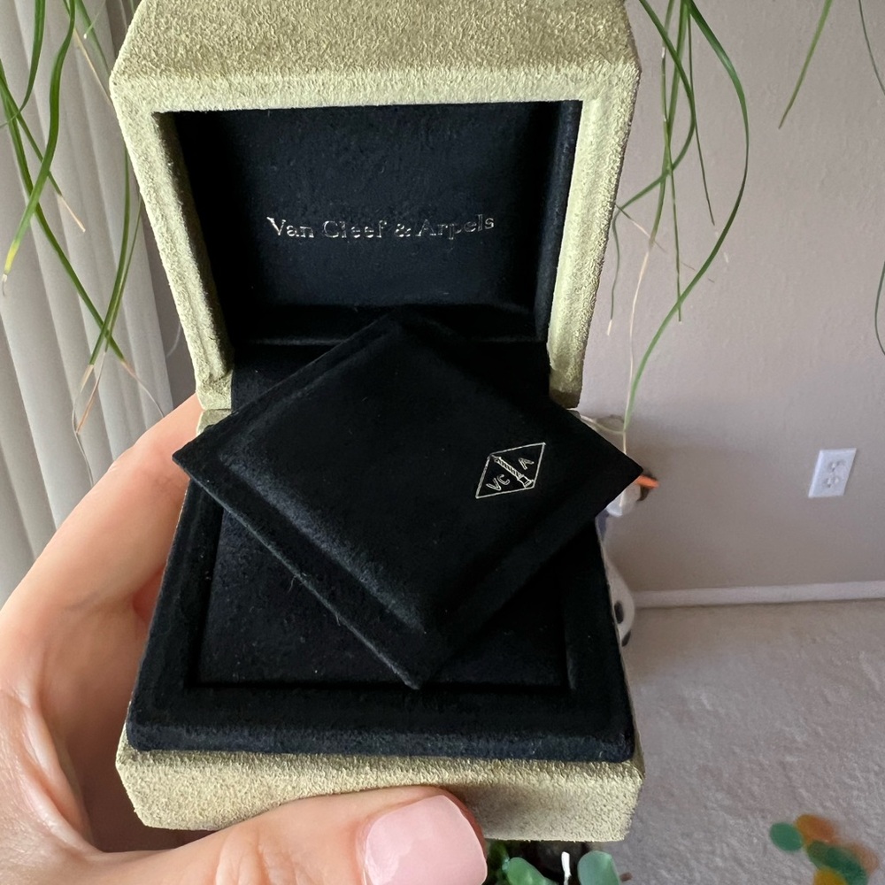 Van Cleef & Arpels Necklace box